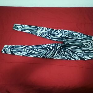 Abstract Swirl Print Leggings in Black and White - Sage Collective